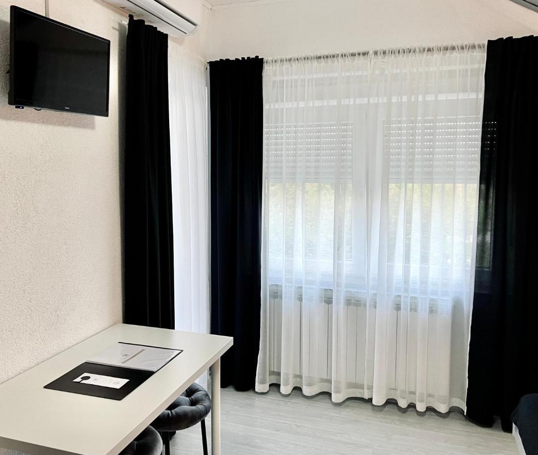 Rooms Mirabella Rakovica Exteriör bild