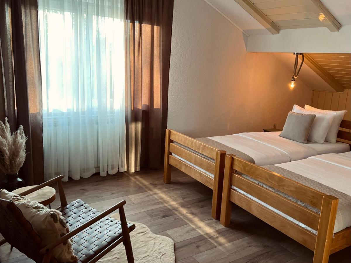 Rooms Mirabella Rakovica Exteriör bild