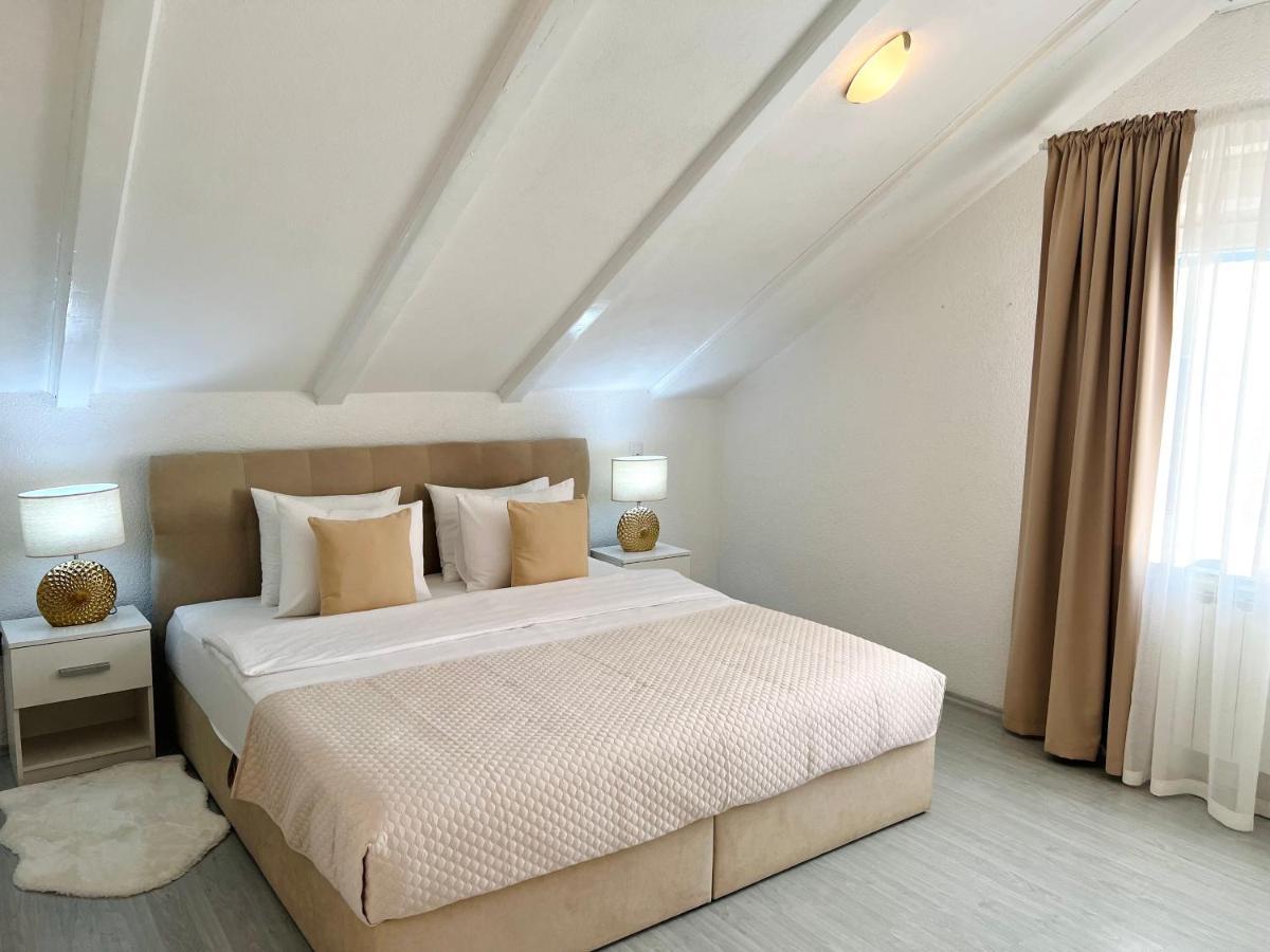 Rooms Mirabella Rakovica Exteriör bild