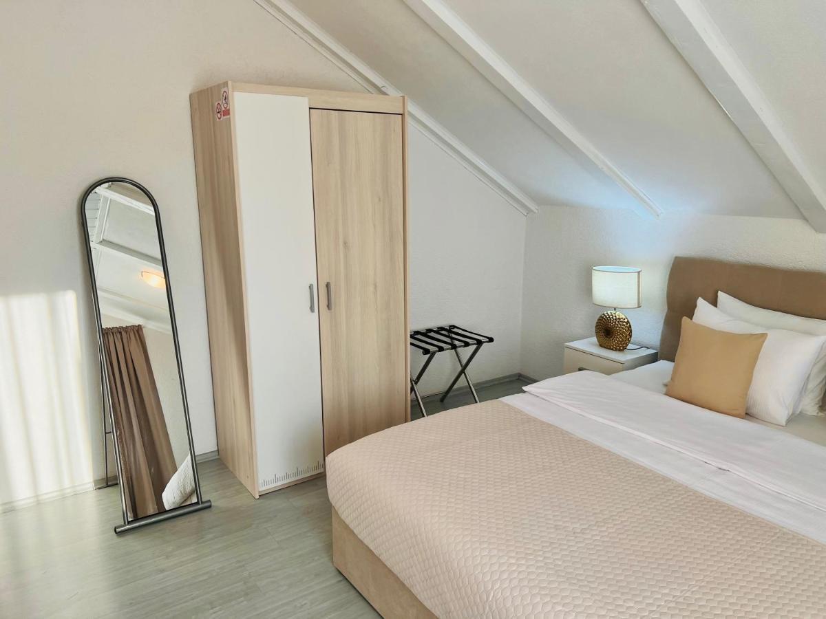 Rooms Mirabella Rakovica Exteriör bild