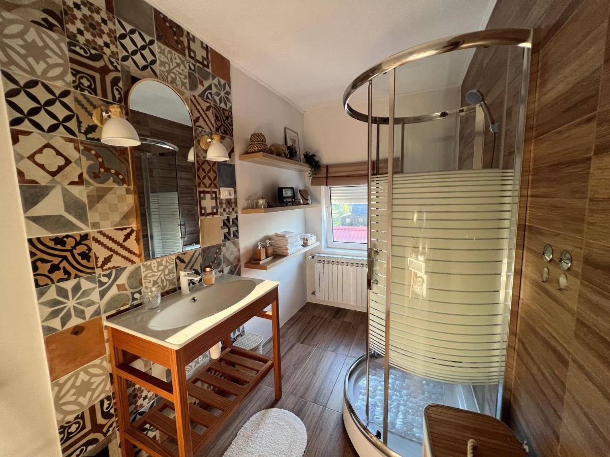 Rooms Mirabella Rakovica Exteriör bild